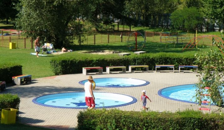 Kúpalisko Rožava - 8/2010 Kúpalisko Rožava - 8/2010