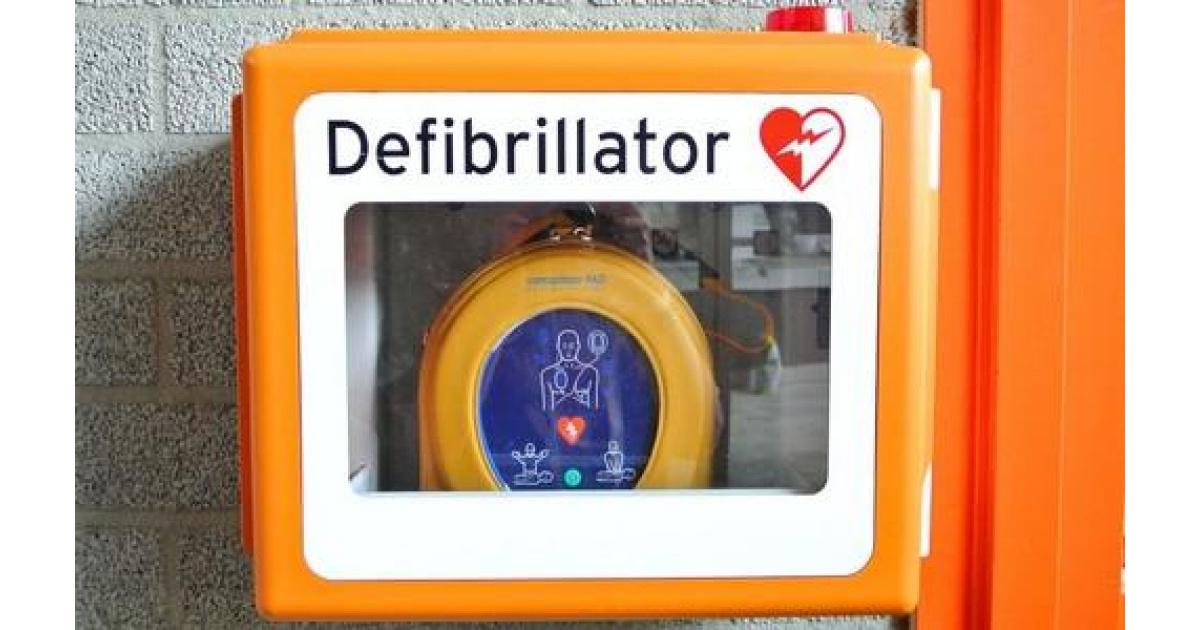 Verejný defibrilátor na záchranu životov v Rožňave