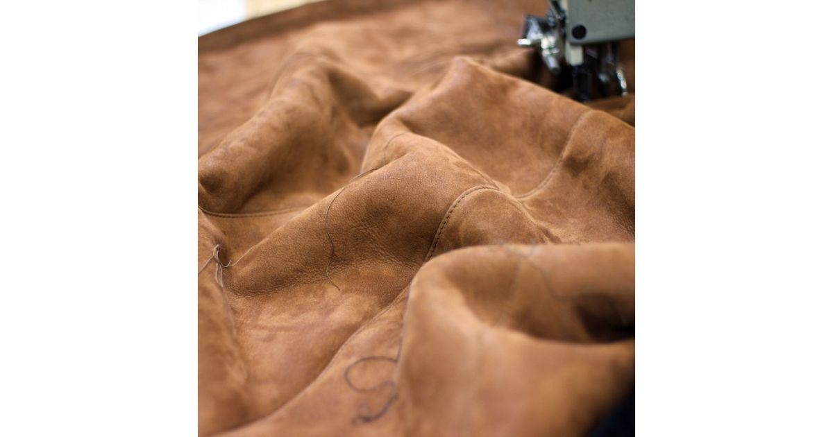 Remeselník, hor sa s kožou na trh