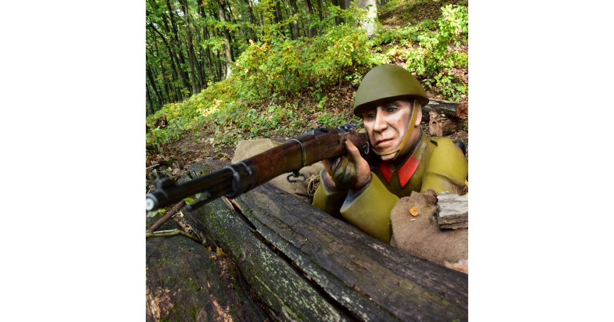 Dvaja noví vojaci strážia náučný chodník BOJISKO RIMAVSKÁ BAŇA