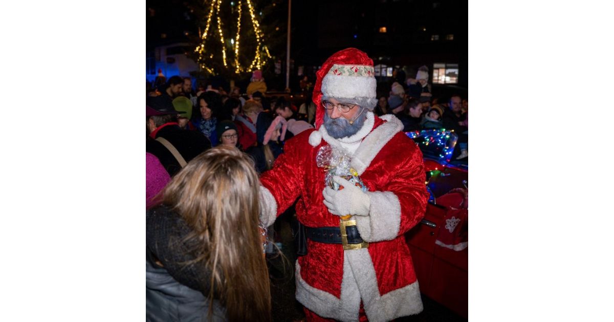 Rozprávkové Vianočné trhy 2025 priniesli do Rožňavy čarovnú atmosféru