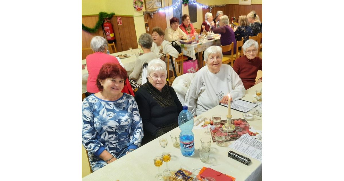 Posedenie pod jedličkou