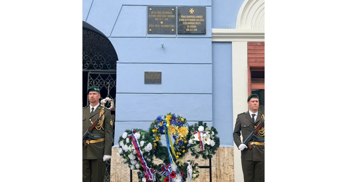 Mesto vzdalo hold hrdinom a odhalilo pamätnú tabuľu 