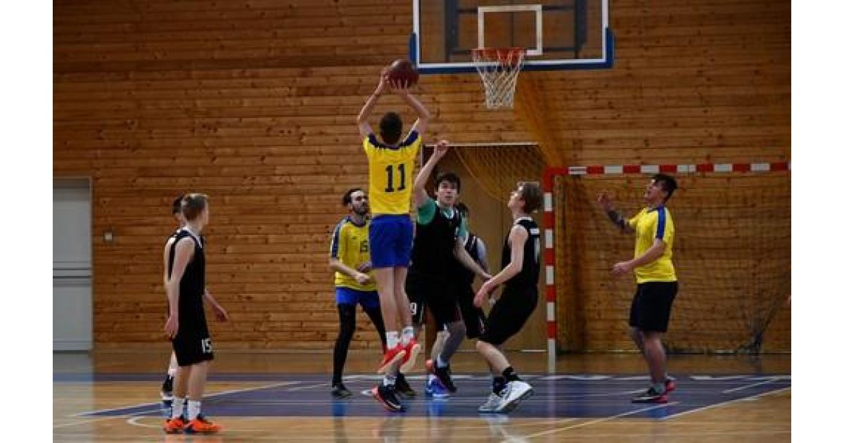 Stredoškoláci si zmerali sily v basketbale