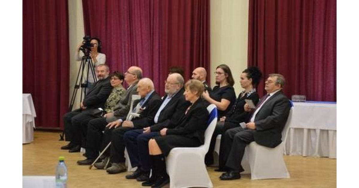 Primátor mesta Rožňava Pavol Burdiga odovzdával najvyššie mestské ocenenia