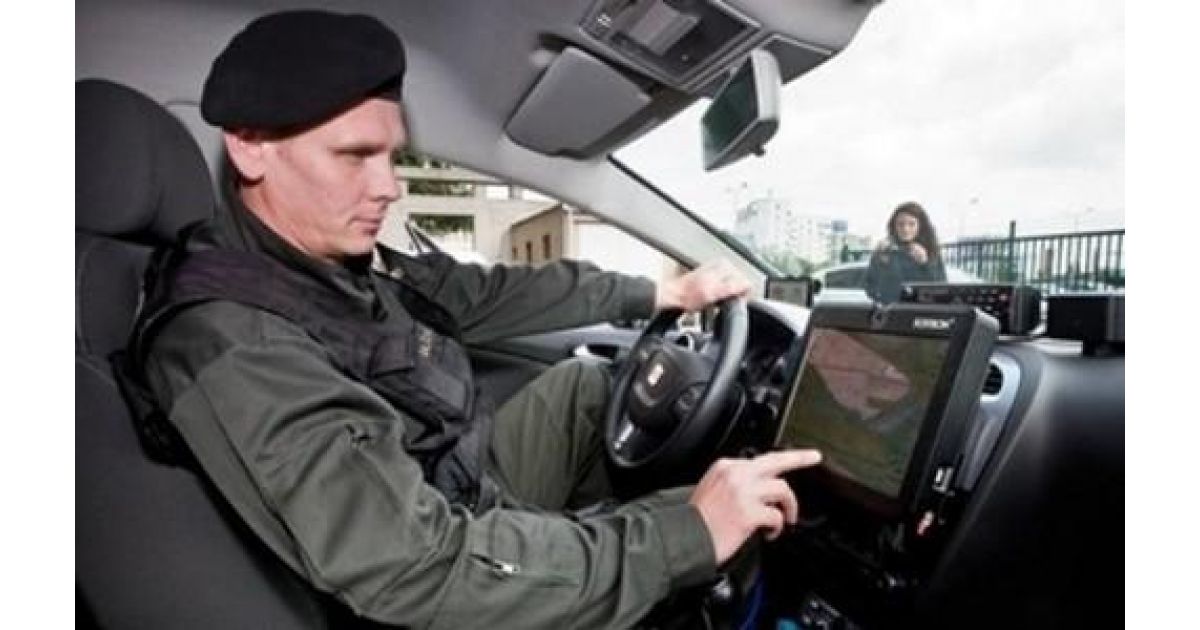Uvažuješ o práci v Policajnom zbore a dovŕšil si vek 21 rokov ?