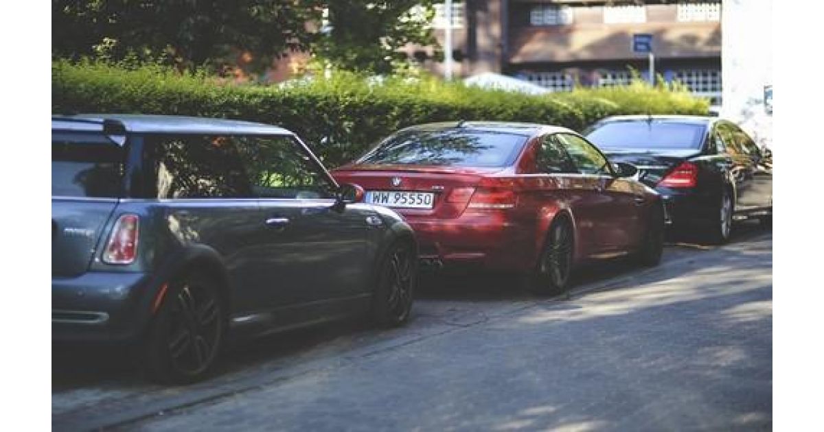 Priestupky spáchane vodičmi motorových vozidiel pri parkovaní