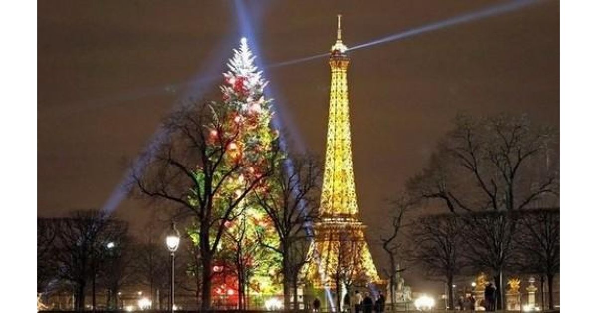 Predvianočný Paríž