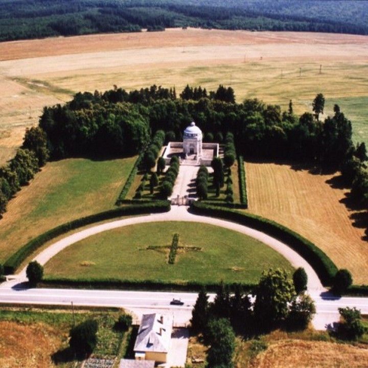 Fotka - Mauzóleum Andrássyovcov v Krásnohorskom Podhradí