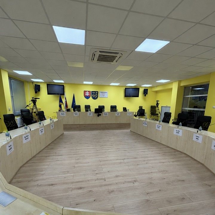 Fotka - Mesto Rožňava bude mať aj v ďalšom volebnom období 13 poslancov, primátor...
