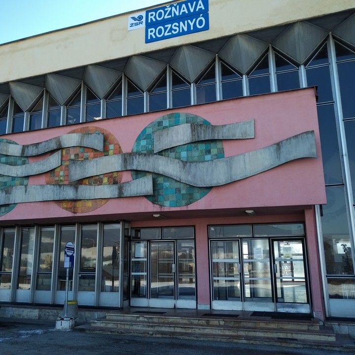 Fotka - Oznámenie o ukončení predaja cestovných dokladov v ŽST Rožňava