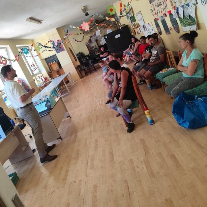 Fotka - Rožňava v boji proti žltačke: Terénni sociálni pracovníci mesta v prvej...