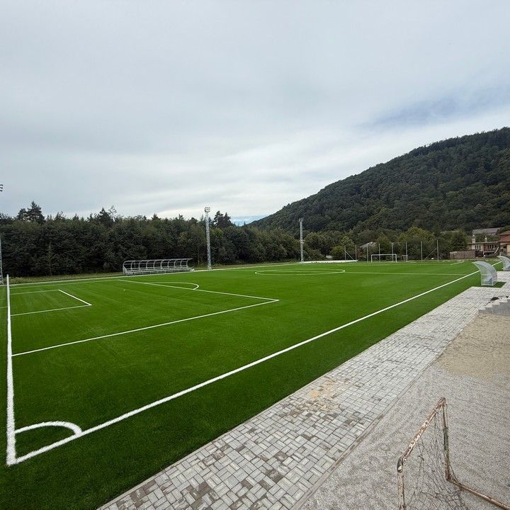 Fotka - Slávnostné otvorenie nového futbalového ihriska