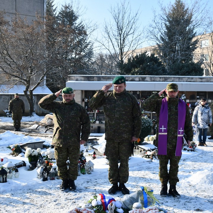 Spomienkový akt tragicky zosnulým vojakom pri maďarskej obci Hejce