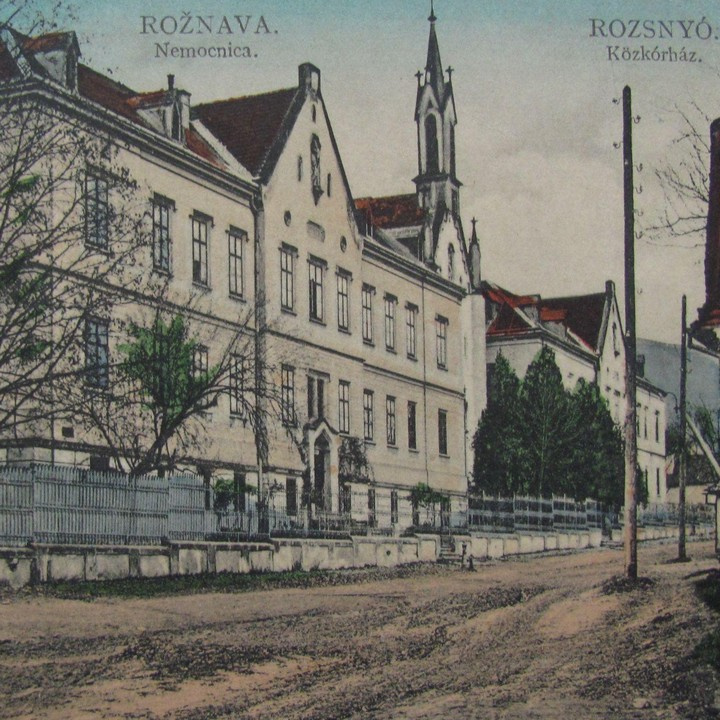 Stará nemocnica – komplex dvoch budov spojených kaplnkou