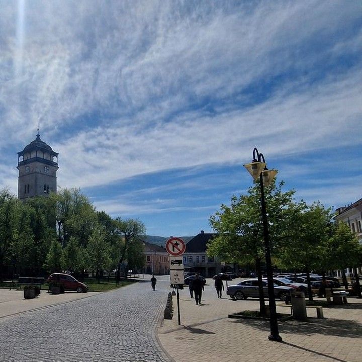 Fotka - V dňoch 29. a 30. 4. 2026 bude obmedzený prístup na Námestie baníkov 